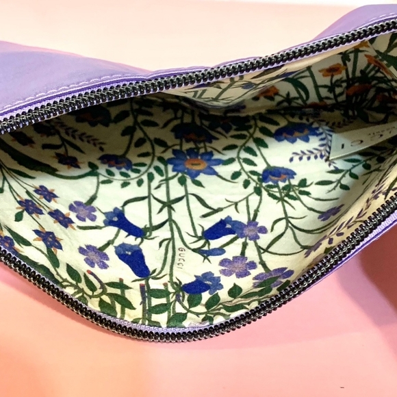⚜️GUCCI BEAUTY COSMETIC LAVENDER FLORA POUCH NWOT ♡ - Picture 3 of 5